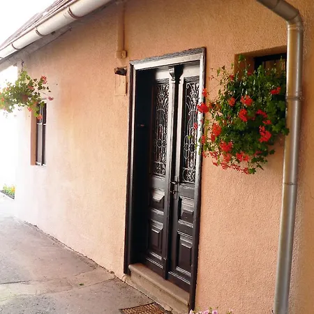 Homestay Chaloupka Na Skale *