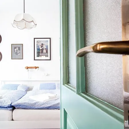 Homestay Chaloupka Na Skale *